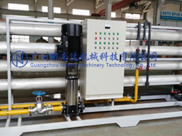 30T/H全自動(dòng)反滲透裝置 30T/H全自動(dòng)反滲透裝置
